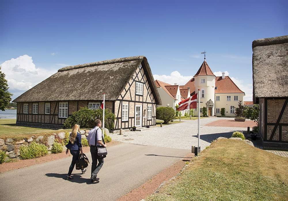 Gl. Avernaes Sinatur Hotel & Konference Ebberup Exterior photo