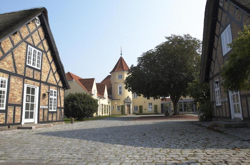Gl. Avernaes Sinatur Hotel & Konference Ebberup Exterior photo